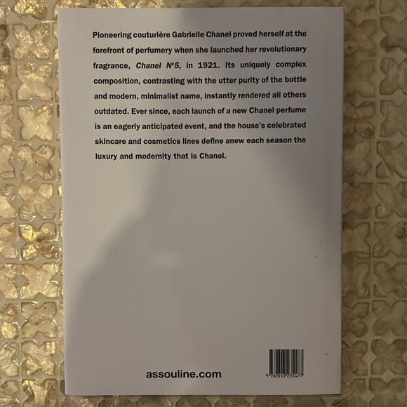 CHANEL SET OF 3 BOOKS BY ASSOULINE - Picture 8 of 17